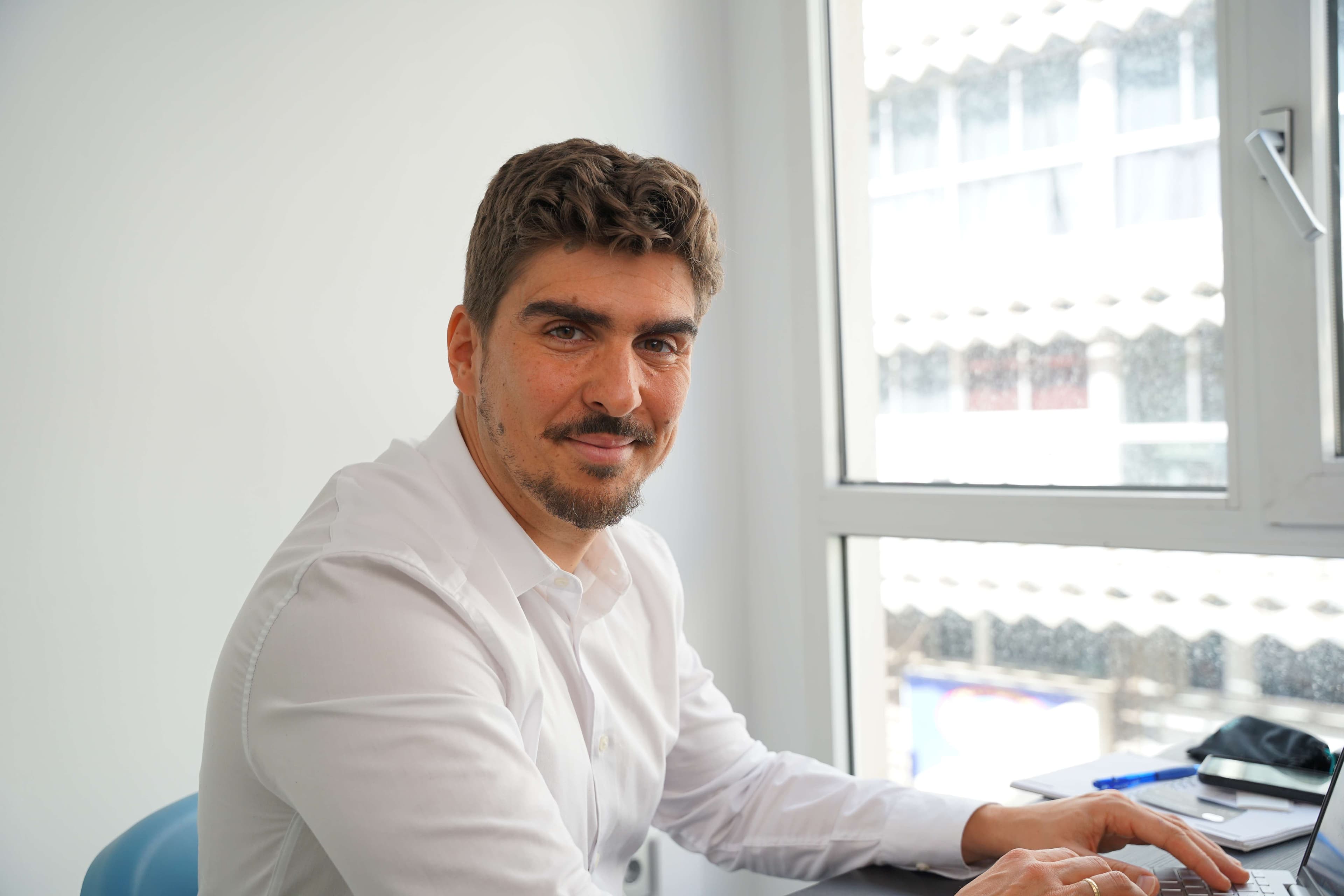 Caleb - Especialista en SEO y Marketing Digital